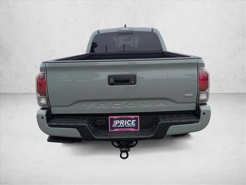 Used 2022 Toyota Tacoma TRD Sport w/ Technology Package AWD/4WD image 7
