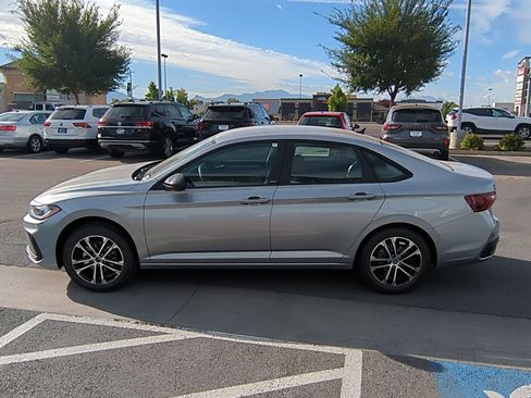 New 2025 Volkswagen Jetta Sport image 9