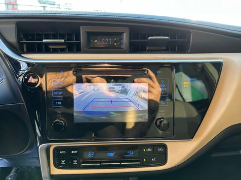 Used 2019 Toyota Corolla LE image 21