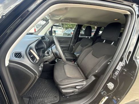 Used 2023 Jeep Renegade Latitude AWD/4WD image 20