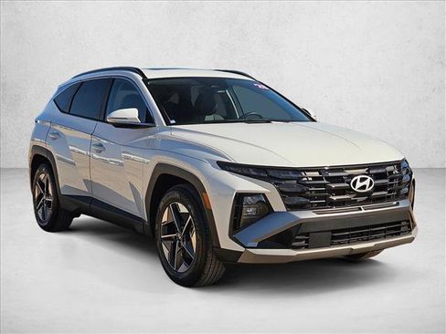 Used 2025 Hyundai Tucson SEL FWD image 3