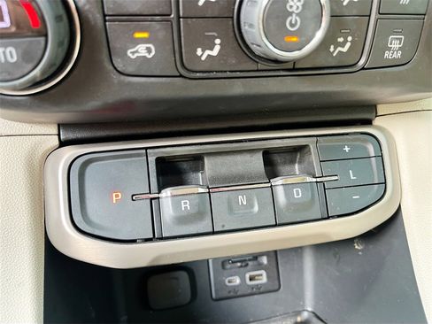 Used 2022 GMC Acadia Denali w/ Denali Ultimate Package image 17