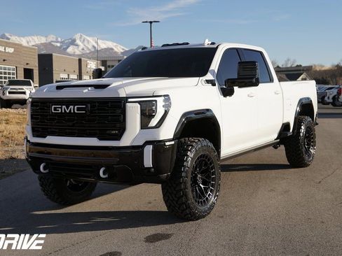 Used 2026 GMC Sierra 2500 AT4X image 6
