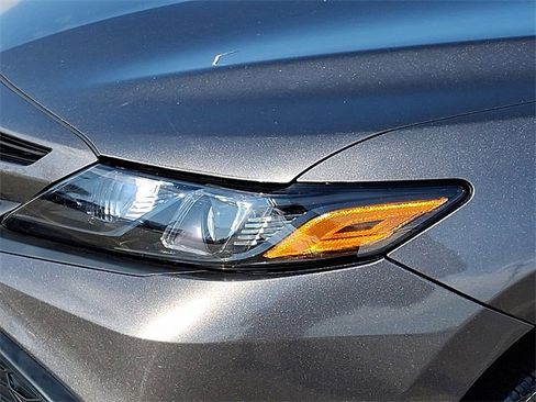 Used 2023 Toyota Camry SE image 29