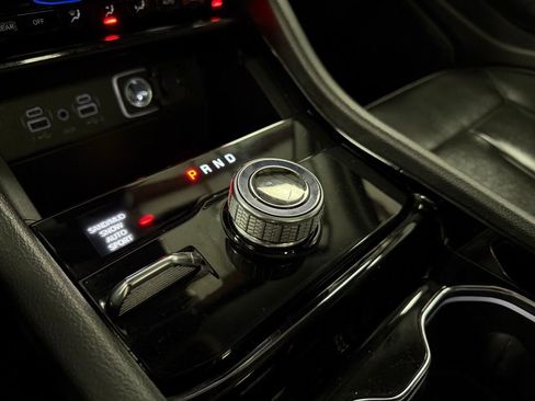 Used 2023 Jeep Grand Cherokee Limited image 18