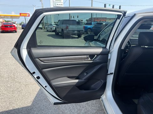 Used 2021 Honda Accord EX-L image 25