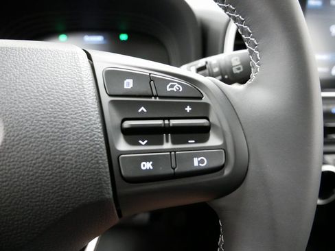 Used 2026 Hyundai Venue SEL FWD image 21