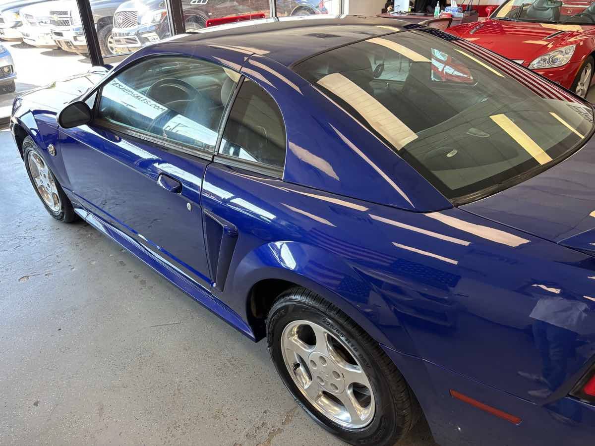 Used 2004 Ford Mustang Coupe RWD image 12