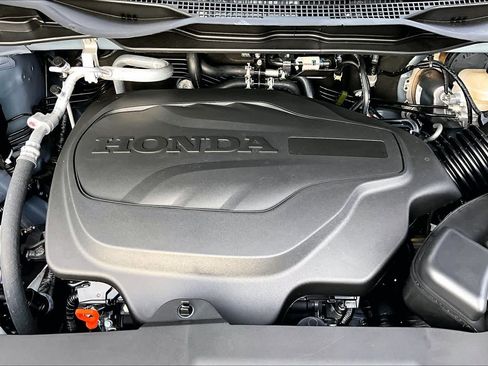 New 2026 Honda Odyssey Touring image 17