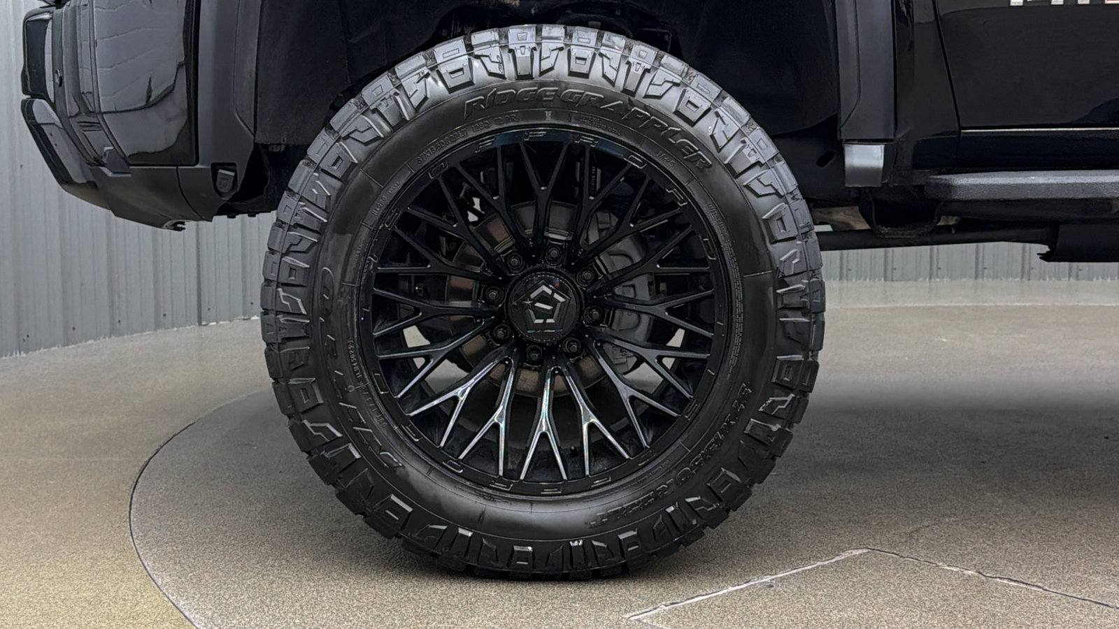 Used 2025 GMC Sierra 2500 AT4 w/ AT4 Premium Plus Package AWD/4WD image 10