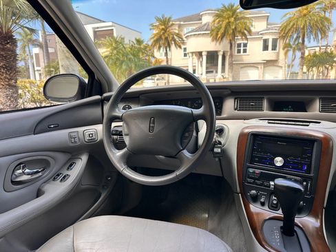 Used 1998 Lincoln Mark VIII RWD image 12