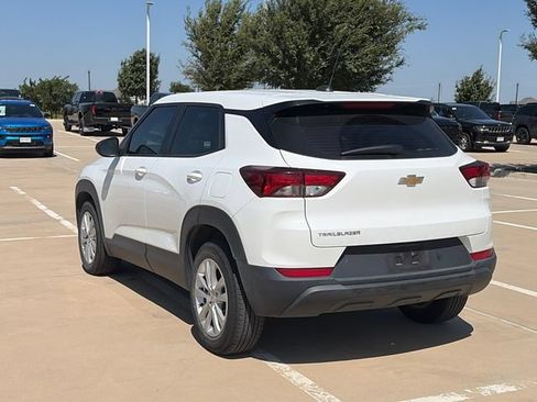 Used 2021 Chevrolet TrailBlazer LS FWD image 5