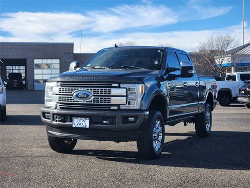 Used 2019 Ford F350 Platinum w/ Platinum Ultimate Package image 4