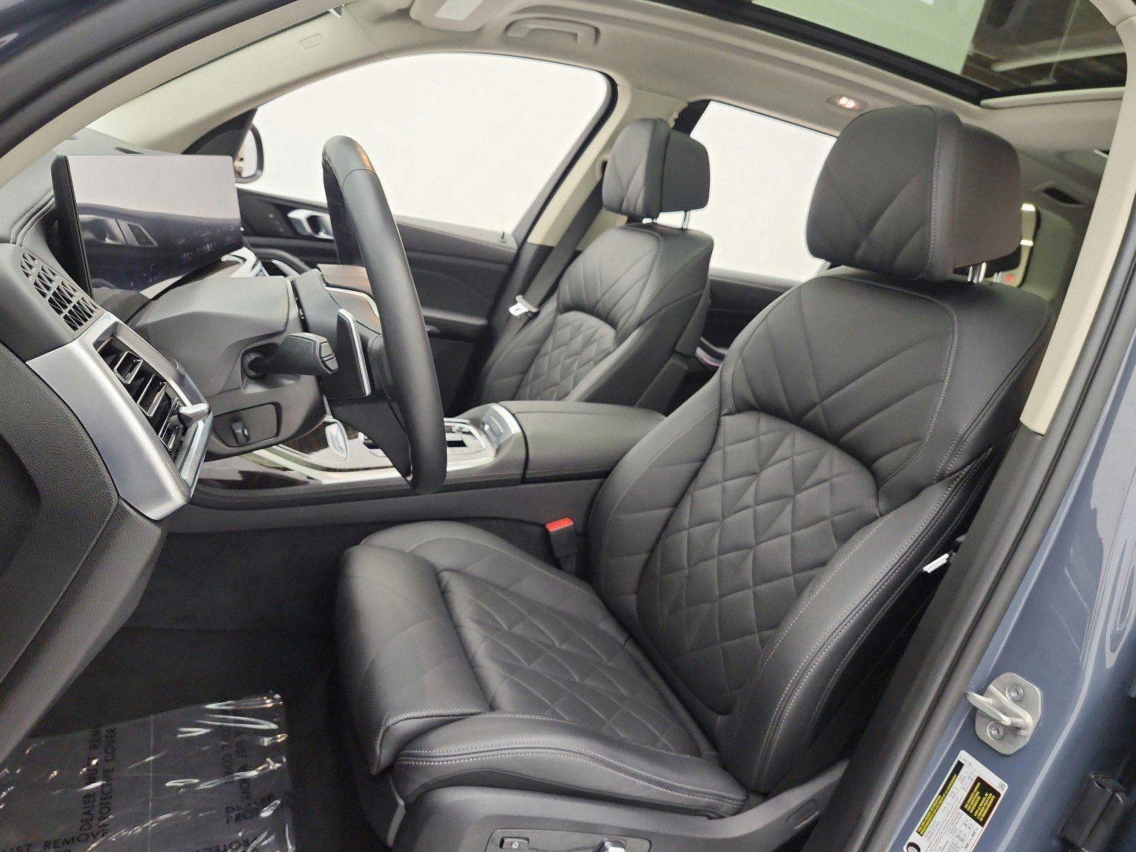 Used 2024 BMW X7 xDrive40i w/ Premium Package AWD/4WD image 10