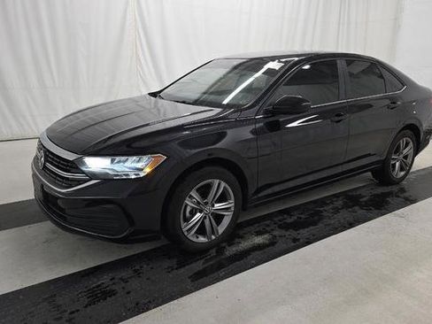 Used 2024 Volkswagen Jetta SE image 1