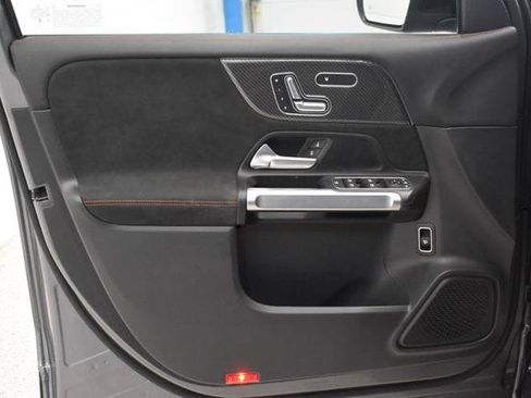 Used 2023 Mercedes-Benz GLB 250 4MATIC image 20