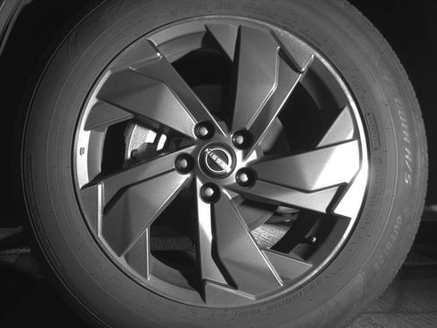 Used 2025 Nissan Rogue SV image 12