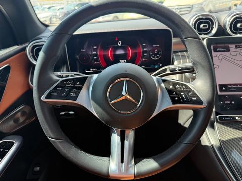 Used 2023 Mercedes-Benz GLC 300 image 19