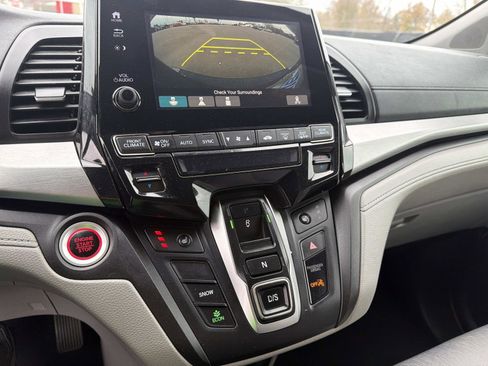 Used 2018 Honda Odyssey EX image 10