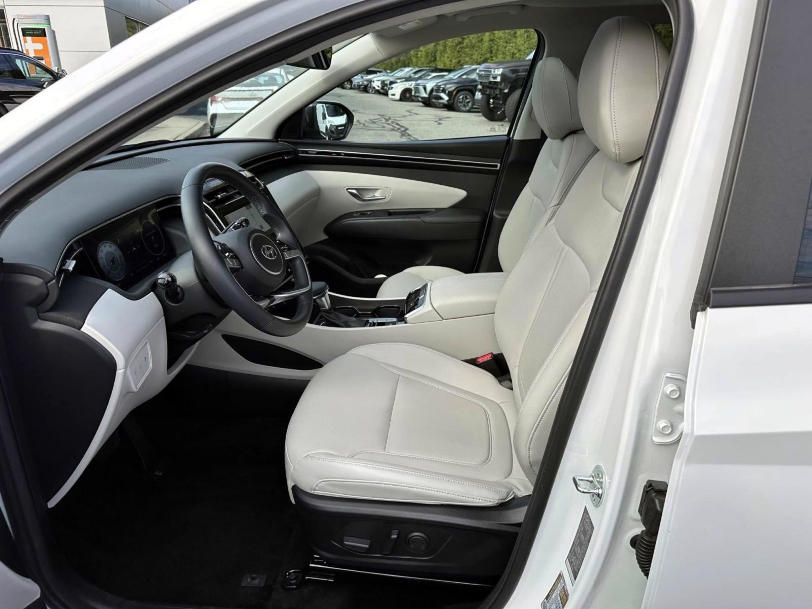 Used 2024 Hyundai Tucson SEL w/ Convenience Package AWD/4WD image 11