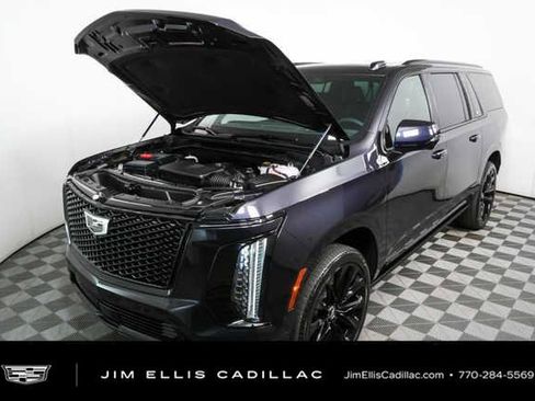 Certified 2026 Cadillac Escalade ESV Platinum Sport AWD/4WD image 32