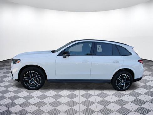 Used 2026 Mercedes-Benz GLC 300 4MATIC image 2