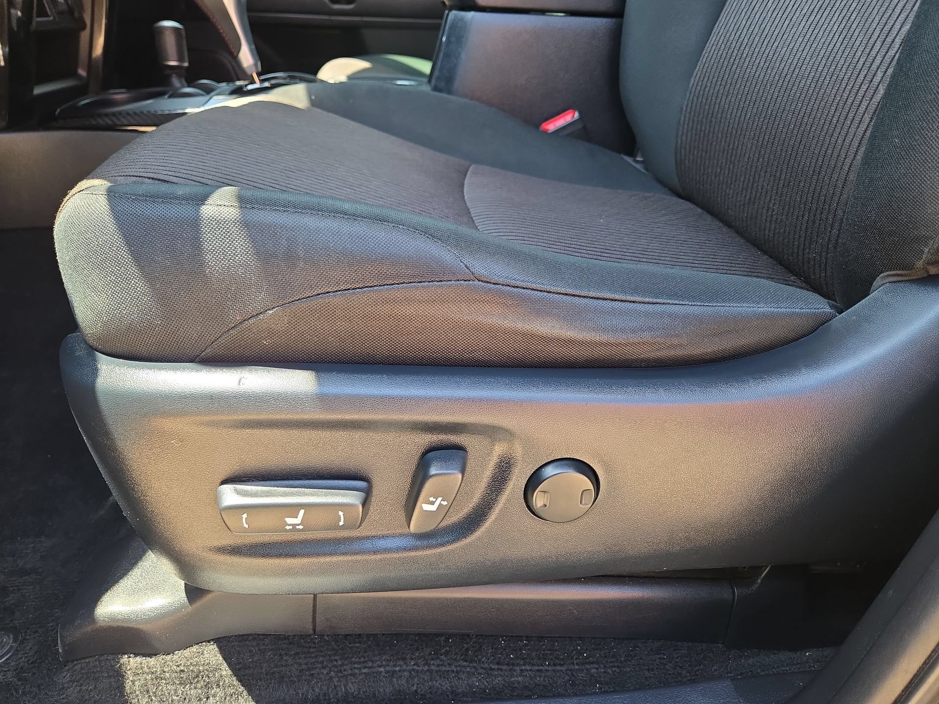 Used 2020 Toyota 4Runner TRD Off-Road AWD/4WD image 17