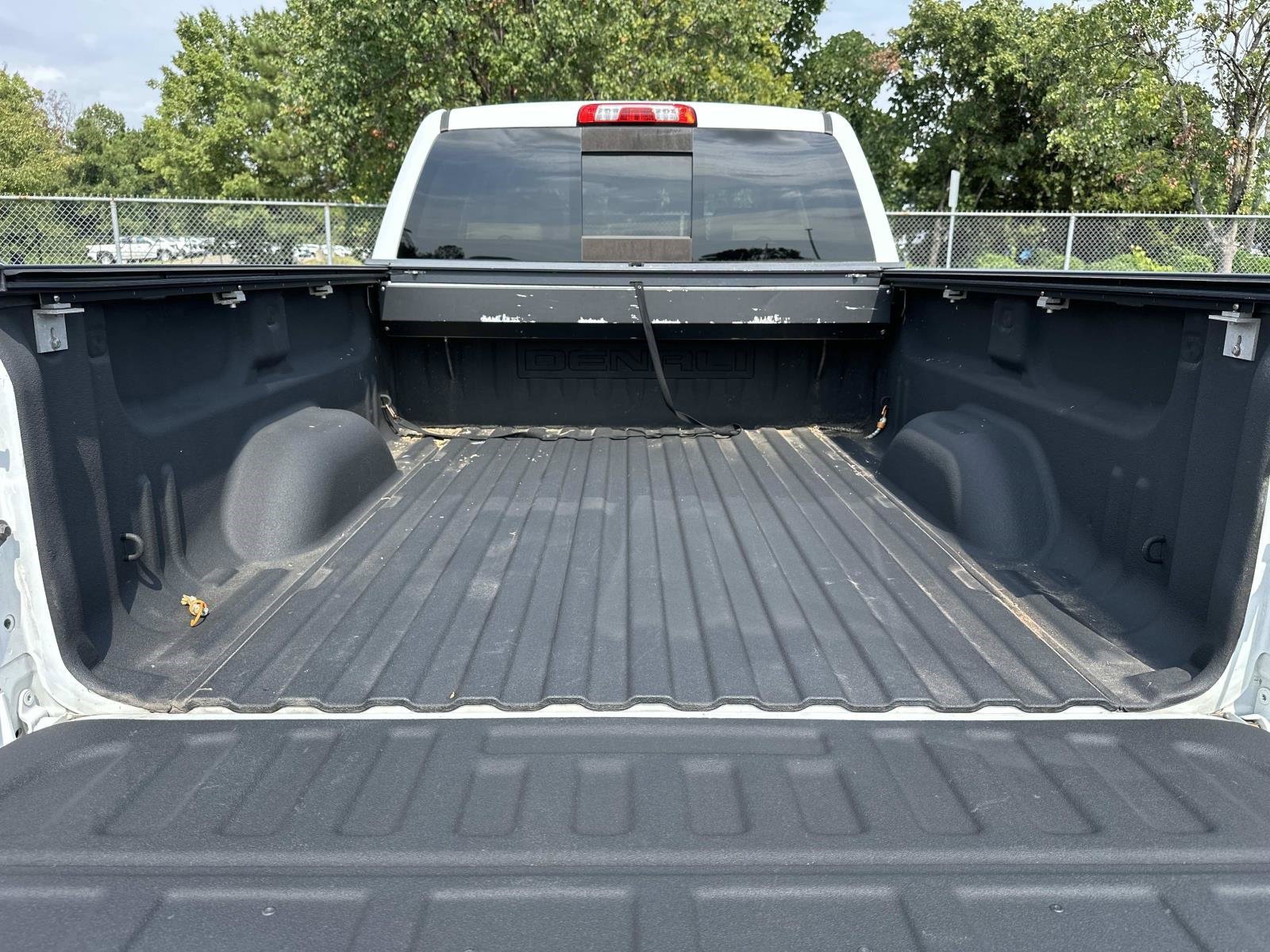 Used 2017 GMC Sierra 2500 Denali w/ Duramax Plus Package AWD/4WD image 10