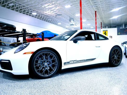 Used 2023 Porsche 911 Carrera T image 1