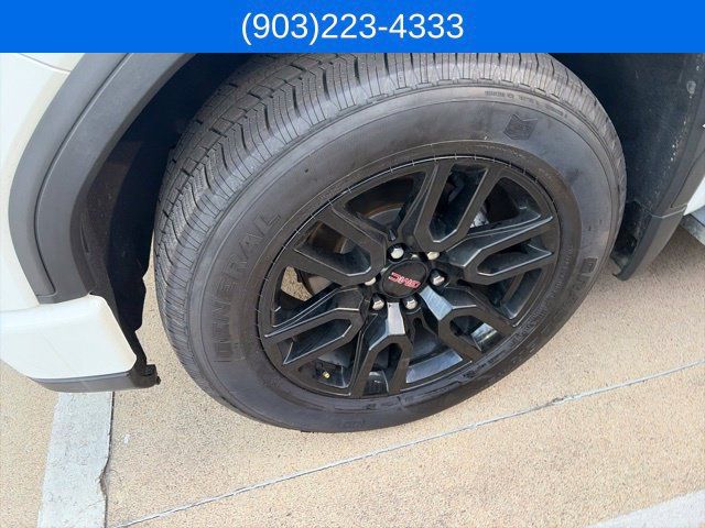 Used 2023 GMC Sierra 1500 Elevation RWD image 2
