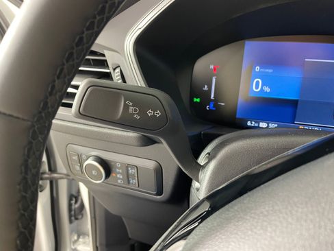 New 2025 Ford Escape SE w/ Class II Trailer Tow Package image 17