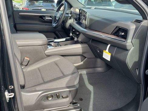 New 2026 Chevrolet Suburban LS image 15