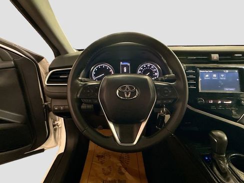 Used 2018 Toyota Camry SE image 12