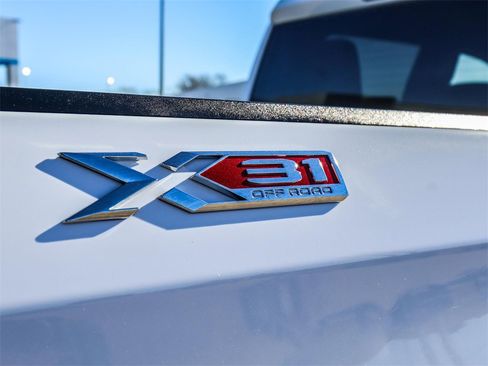 Certified 2024 GMC Sierra 1500 SLT w/ SLT Convenience Package image 10