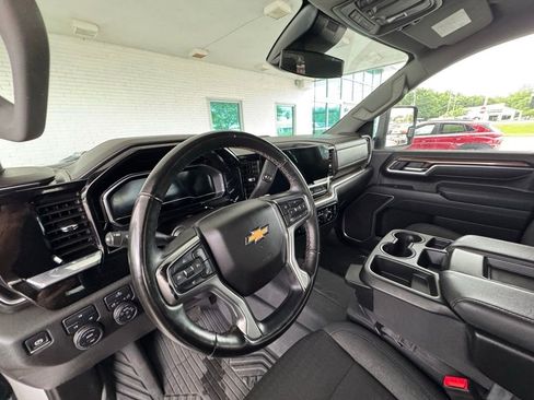 Used 2025 Chevrolet Silverado 2500 LT AWD/4WD image 13