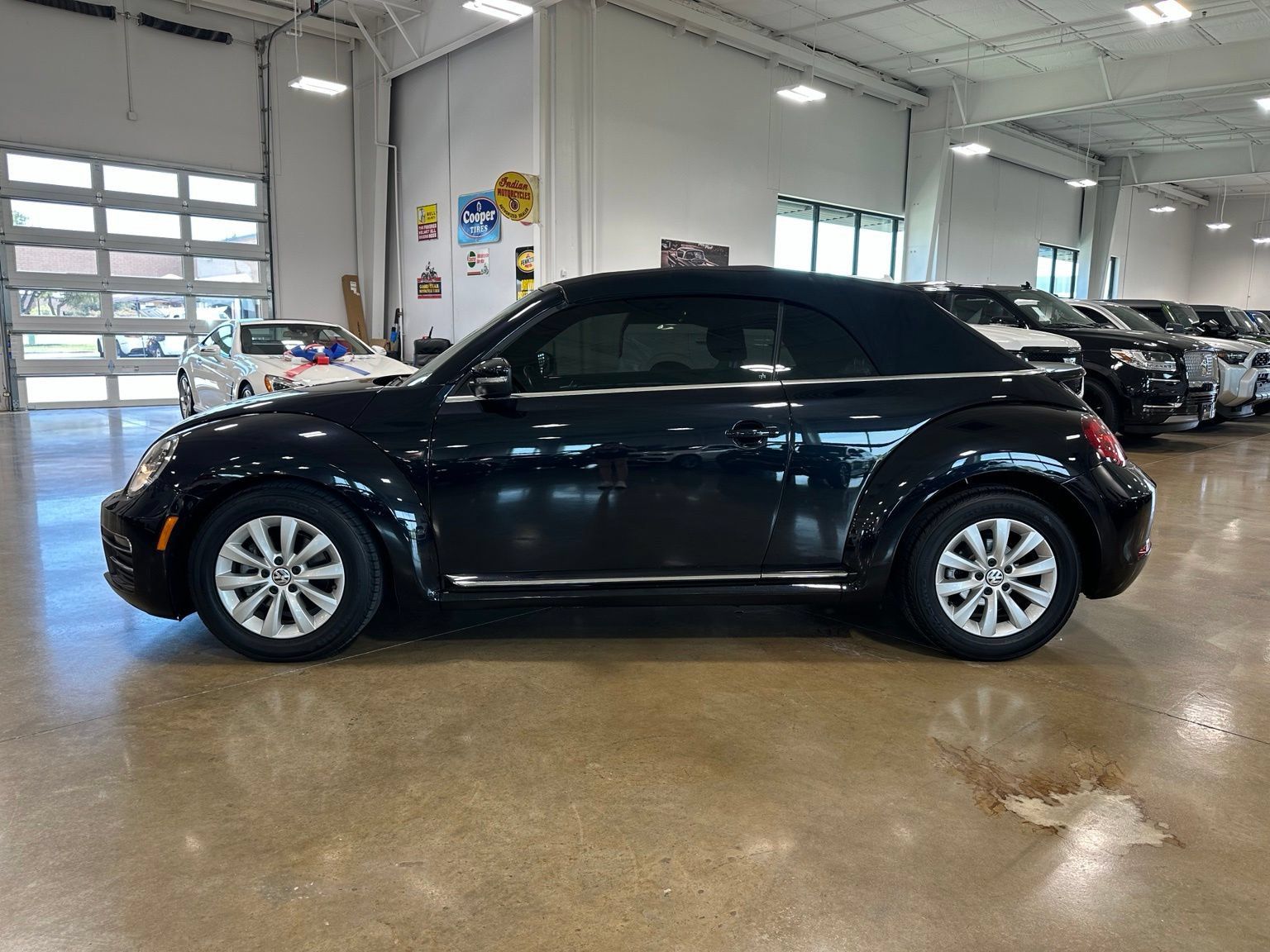 Used 2018 Volkswagen Beetle 2.0T SE FWD image 5