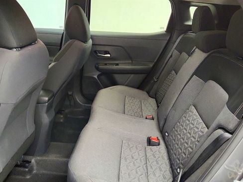 Used 2025 Nissan Kicks SV FWD image 18