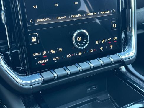 New 2026 GMC Yukon Elevation w/ Elevation Premium Package AWD/4WD image 21
