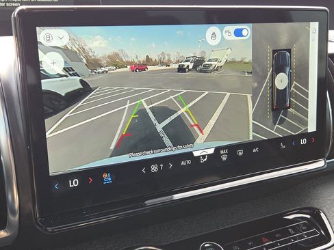 Used 2025 Ford Expedition Tremor AWD/4WD image 9
