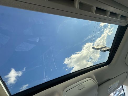 Used 2018 Volkswagen Passat 2.0T SE image 19