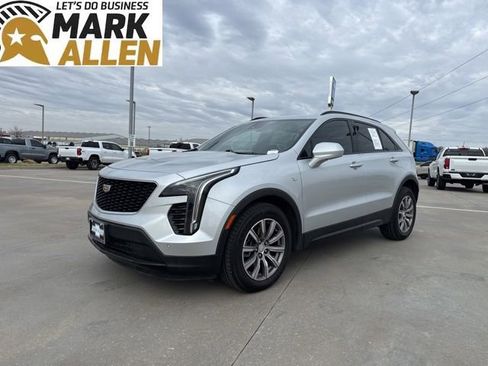 Used 2020 Cadillac XT4 Sport w/ Cold Weather Package FWD image 2