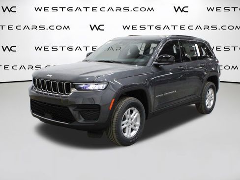 New 2025 Jeep Grand Cherokee Laredo image 1