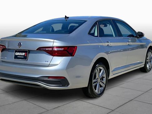 Used 2024 Volkswagen Jetta SE FWD image 13
