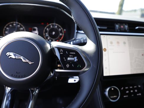 New 2026 Jaguar F-PACE R-Dynamic S AWD/4WD image 23