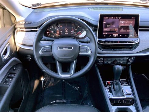 Certified 2022 Jeep Compass Latitude image 5