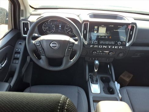 New 2025 Nissan Frontier SV w/ SV Convenience Package image 11