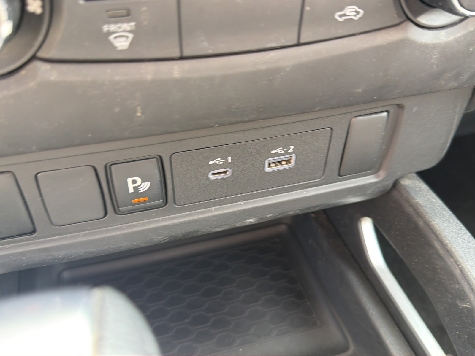 Certified 2025 Nissan Frontier SV RWD image 26