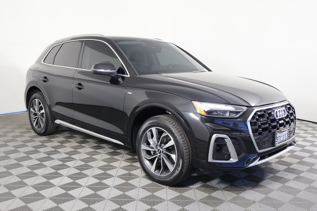 Used 2023 Audi Q5 2.0T Premium w/ Convenience Package AWD/4WD image 3