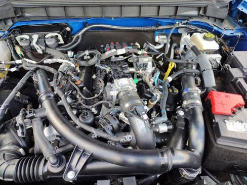 Used 2022 Ford Bronco Wildtrak image 9