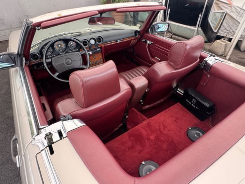 Used 1987 Mercedes-Benz 560 SL image 24